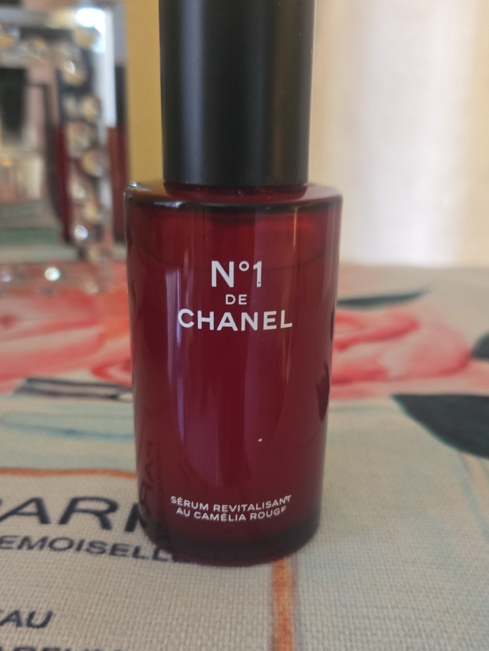 🪷CHANEL N°1 Red Revitalizing  Camelia Serum